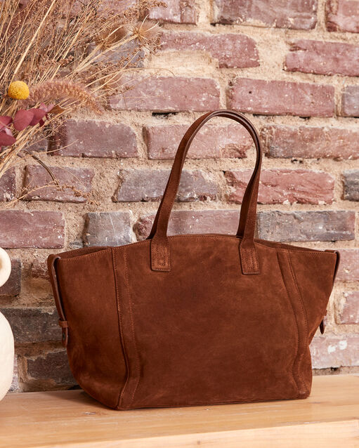 The numéro 3 - iconic bag chocolate.