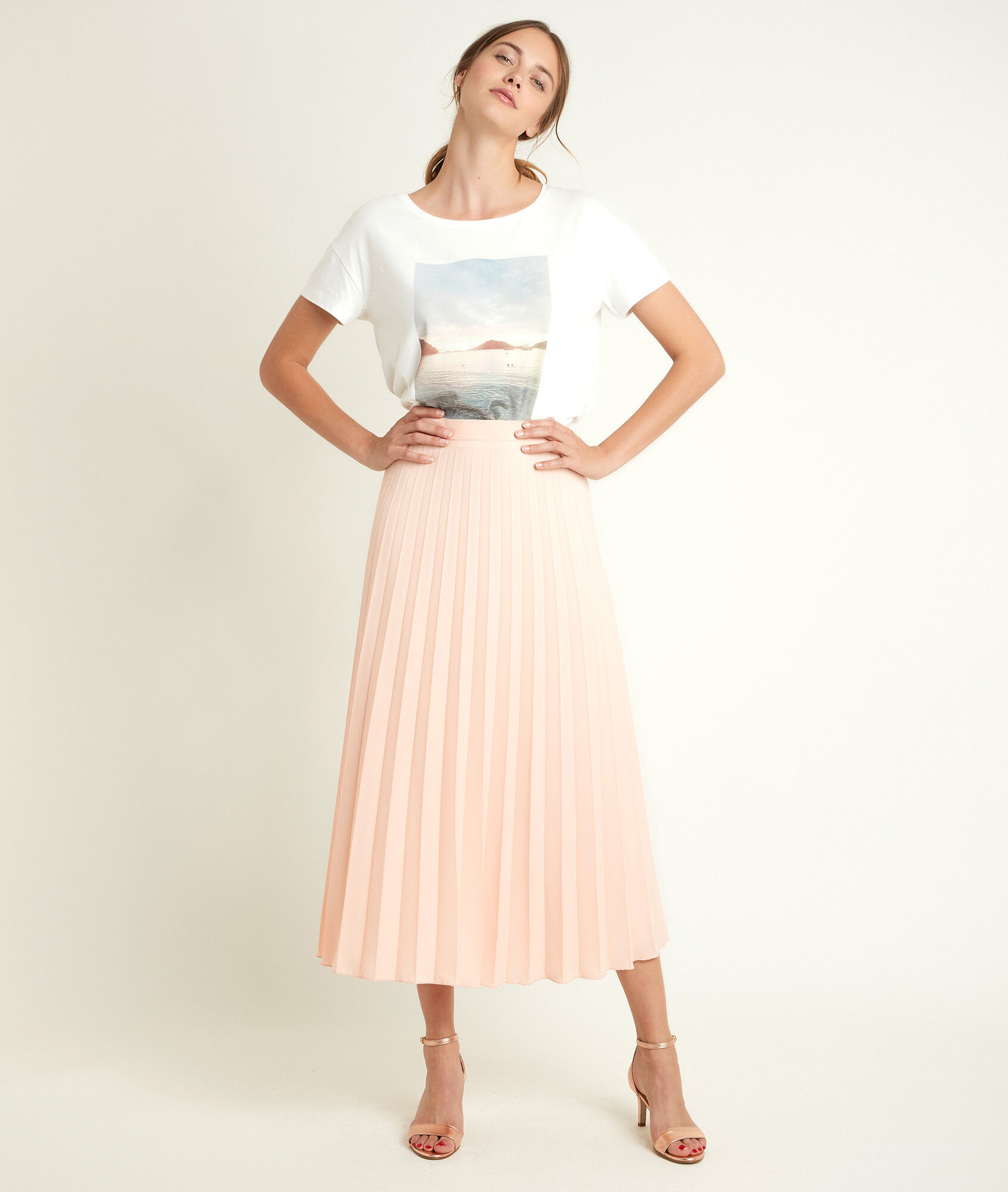 pleated maxi skirt with belt