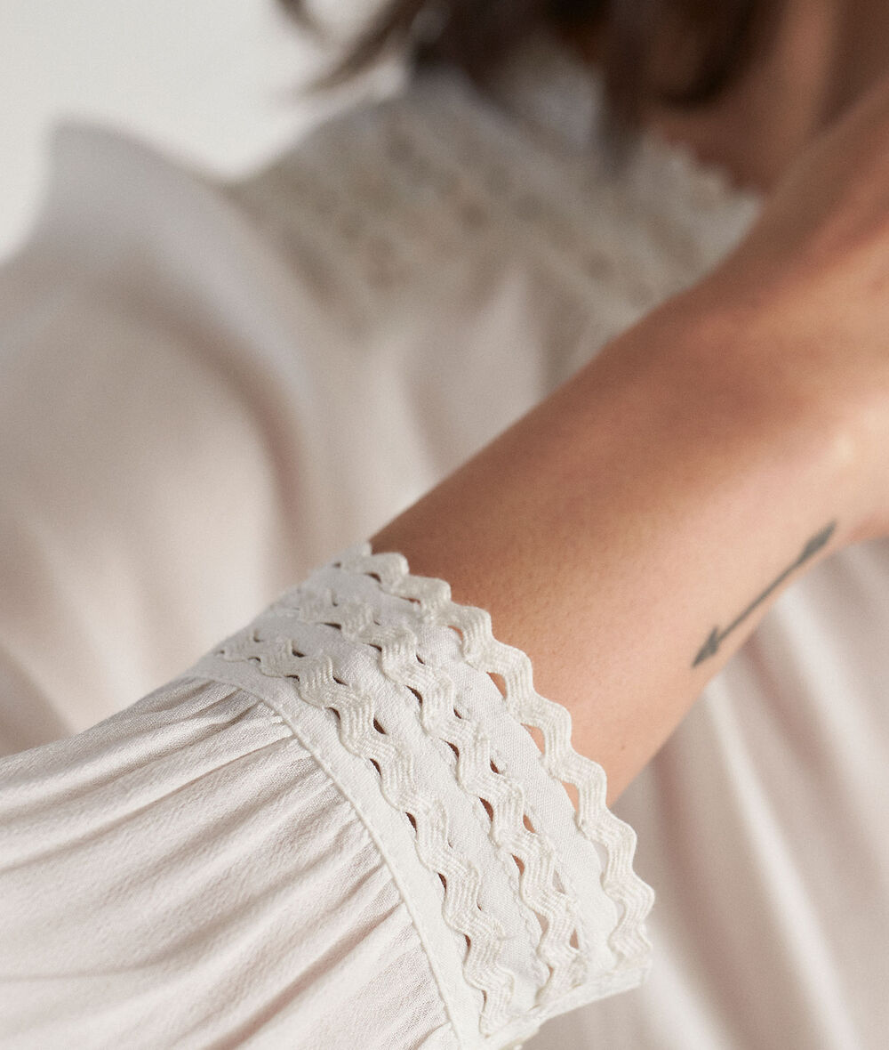 Tina flowing white shirt PhotoZ | 1-2-3
