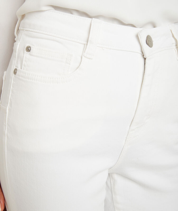 Suzy, the iconic white slim-fit slim jeans white.
