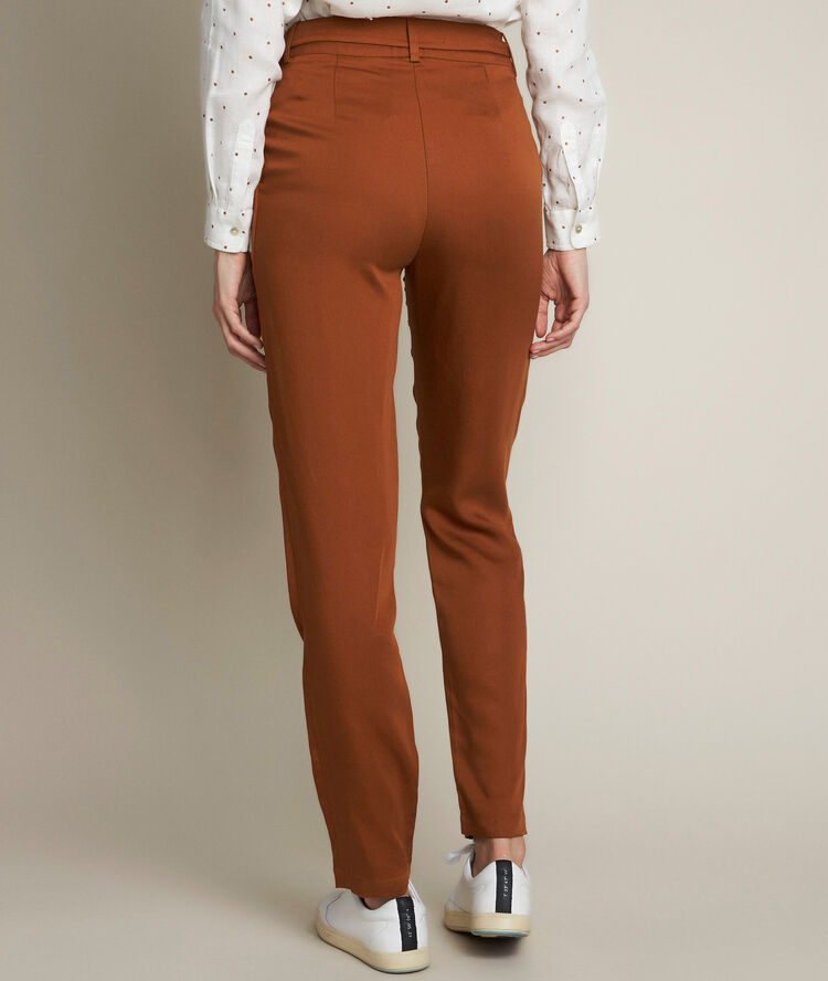 Issel tencel chinos. cinnamon.