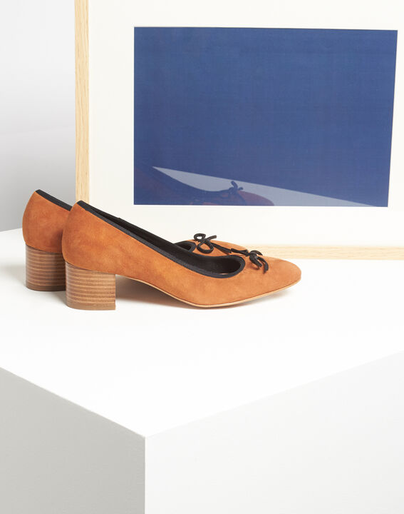 Kalista camel velvet-effect shoes with square heels | 1-2-3 Kalista camel velvet-effect shoes with square heels PhotoZ | 1-2-3