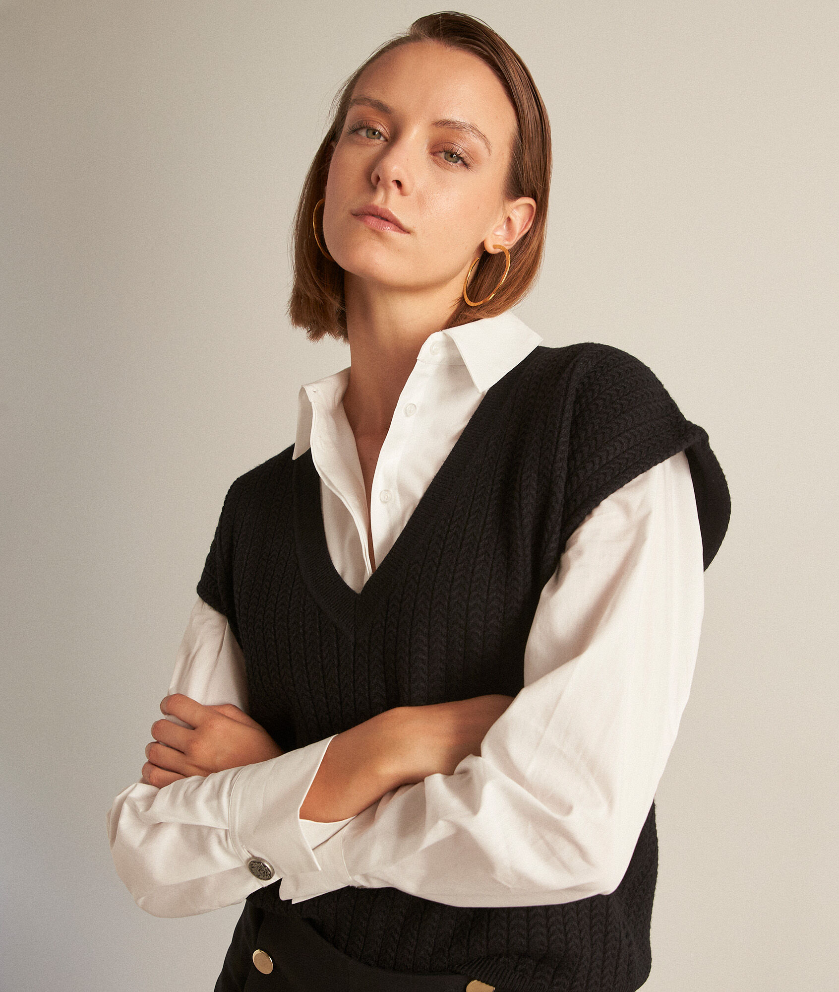 sleeveless black jumper womens