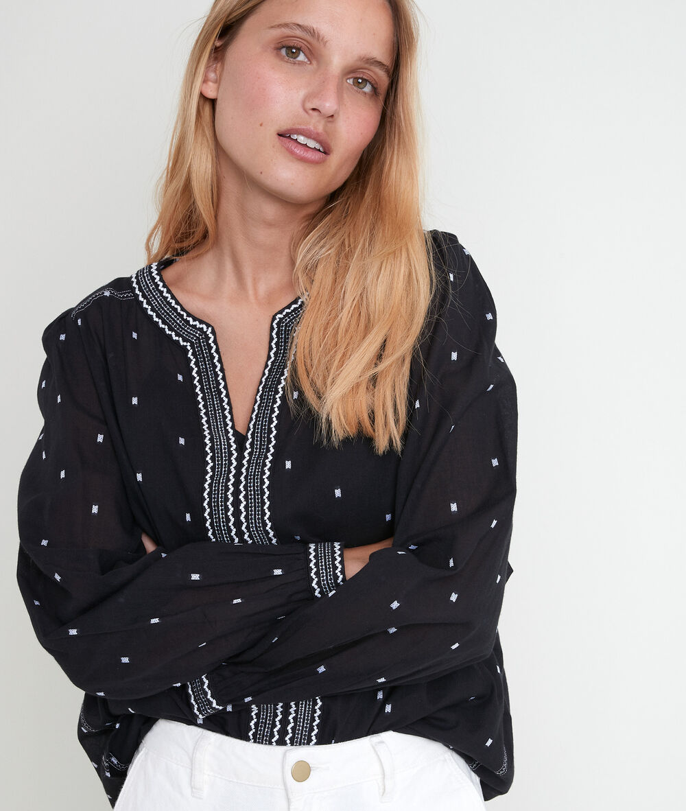 Talissa black embroidered blouse noir.