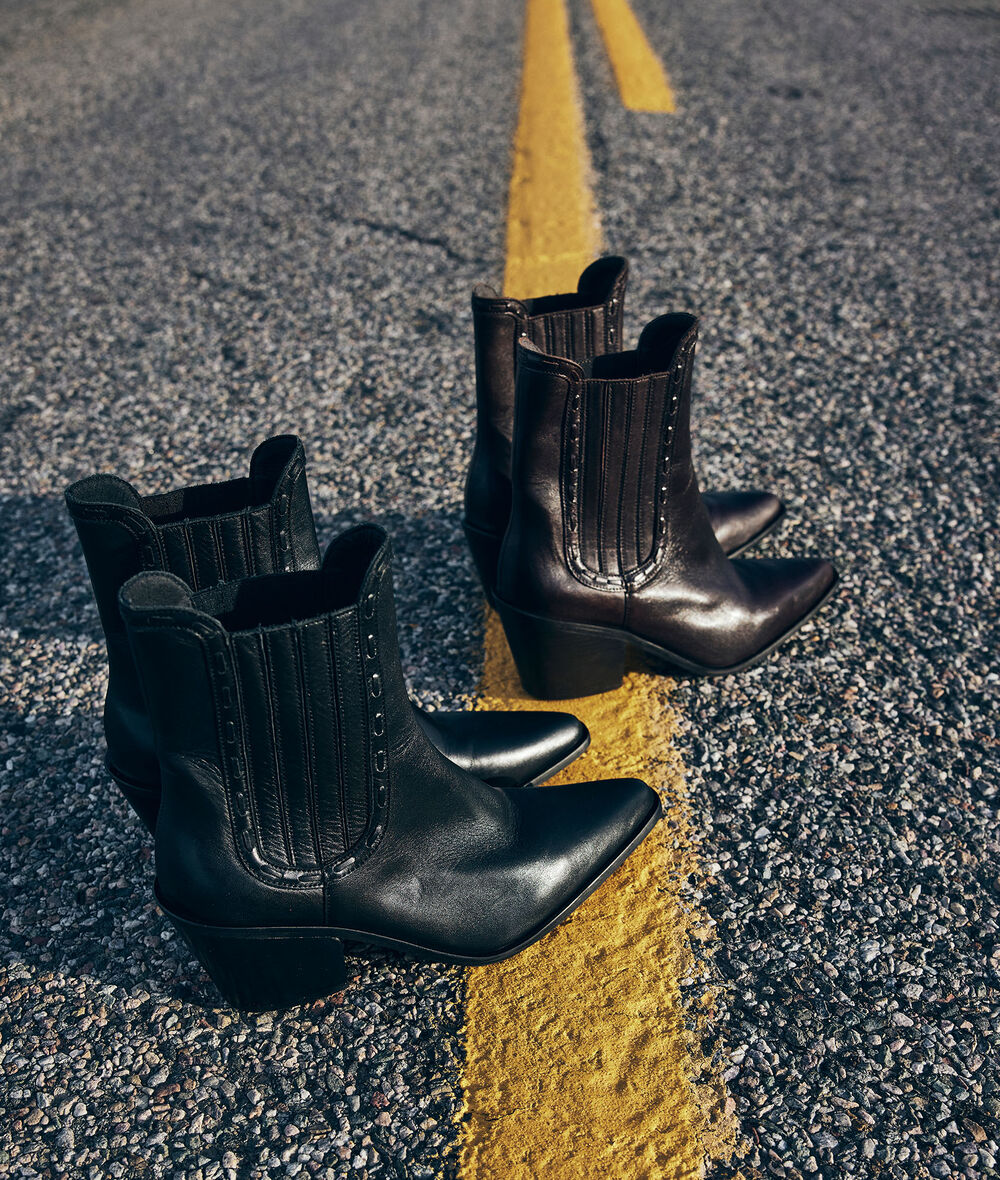 Nadie short black leather cowboy boots PhotoZ | 1-2-3