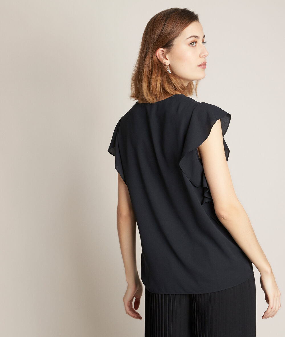 Elfie black ruffled top black.