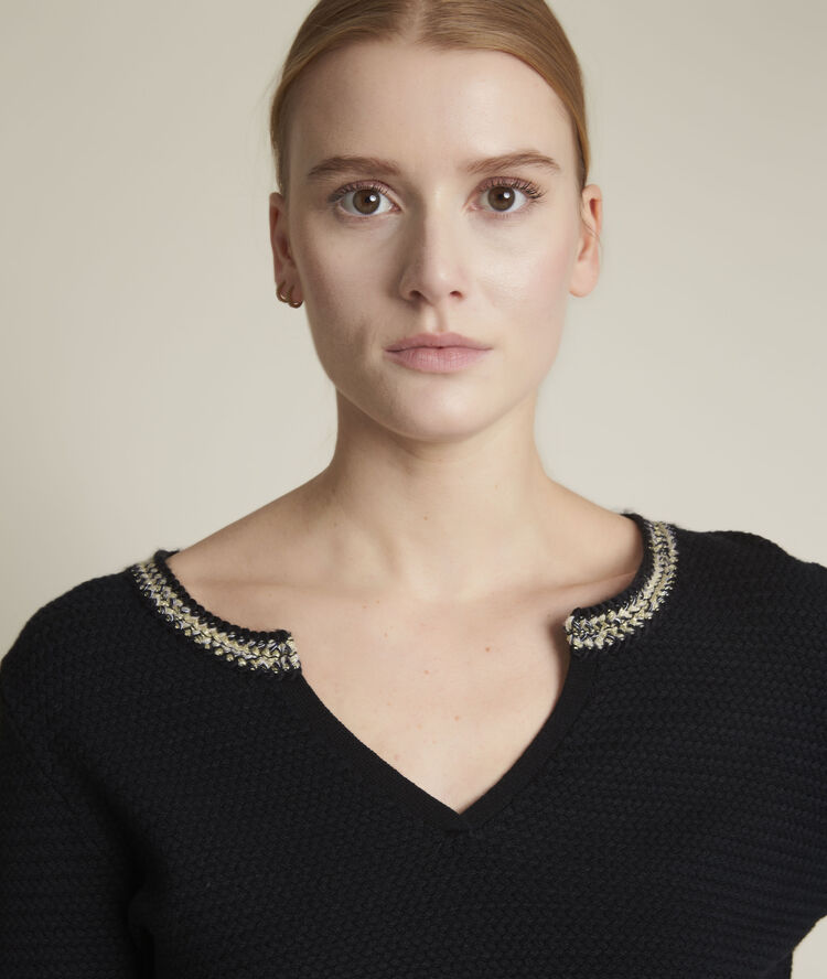 Danalien henley collar pullover black.