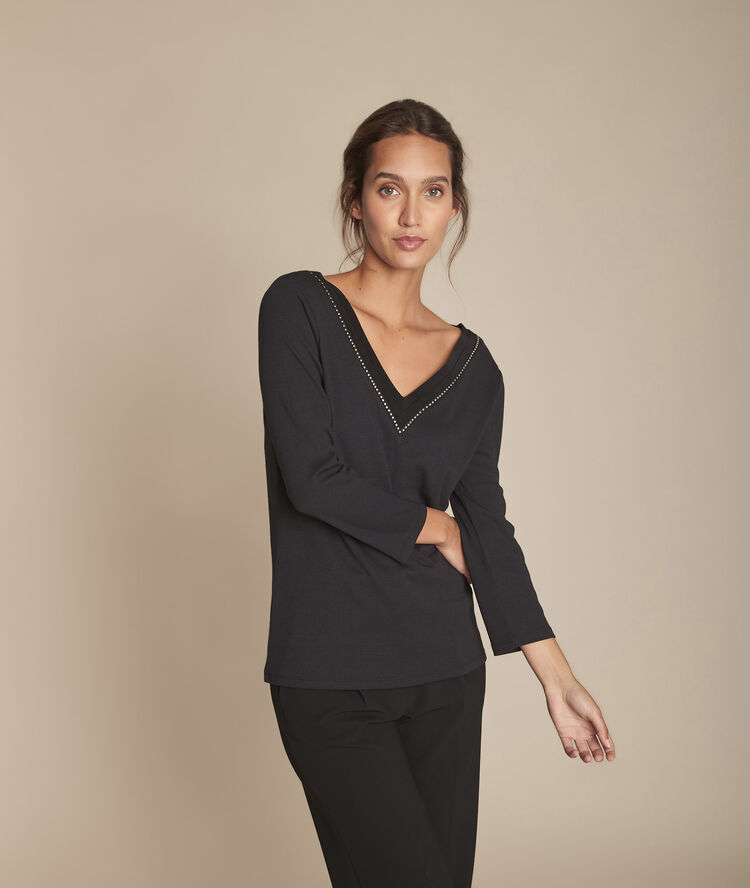 Carla black v-neck t-shirt with mini studs black.