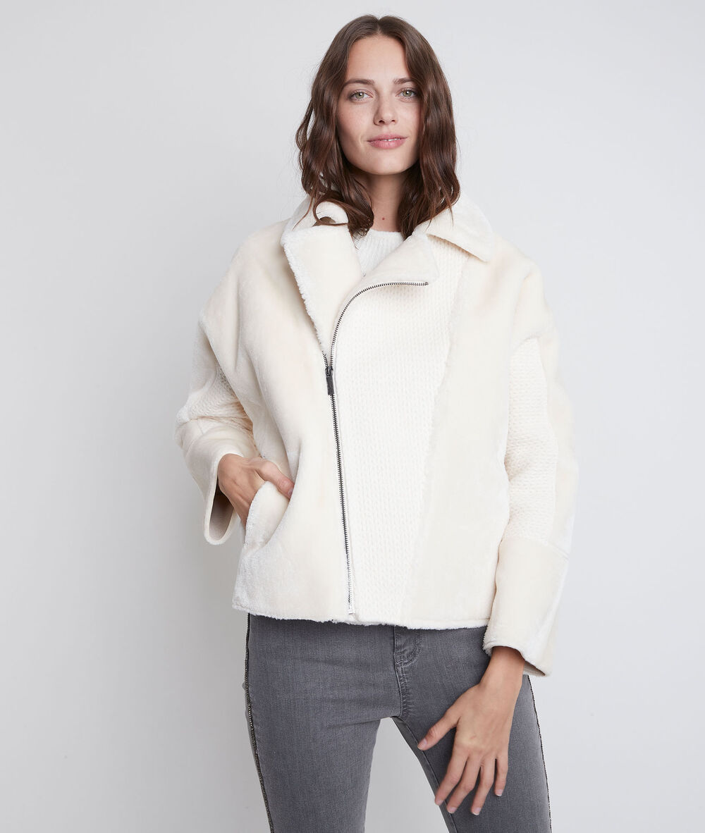 Imiaki cream faux fur coat creme.