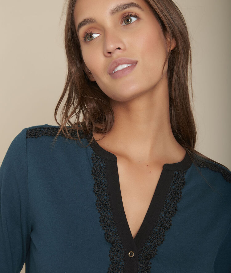Cosmo cypress embroidered neckline t-shirt forest green.