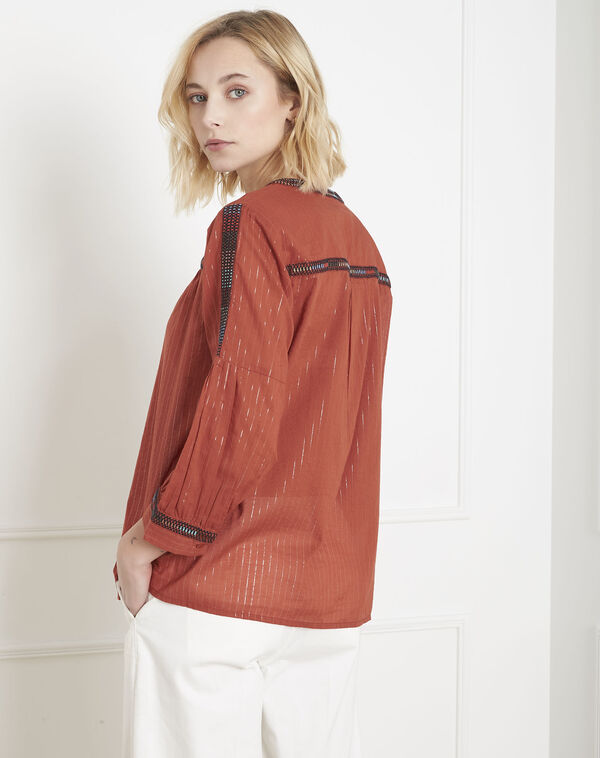 Varan mahogany blouse with ethnic embroidery terracotta.