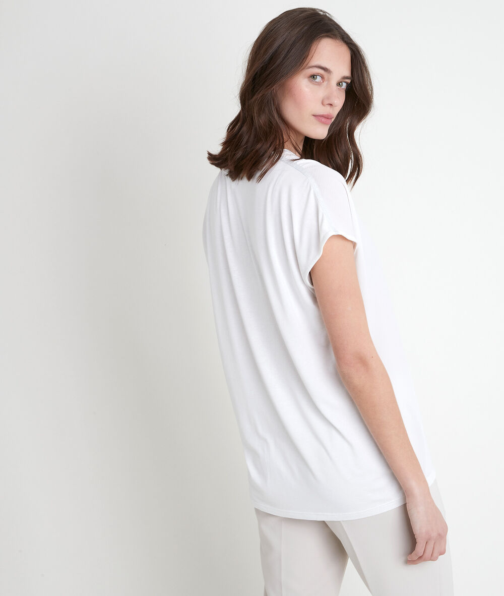 Wallas ecru dual-fabric v-neck top ecru.