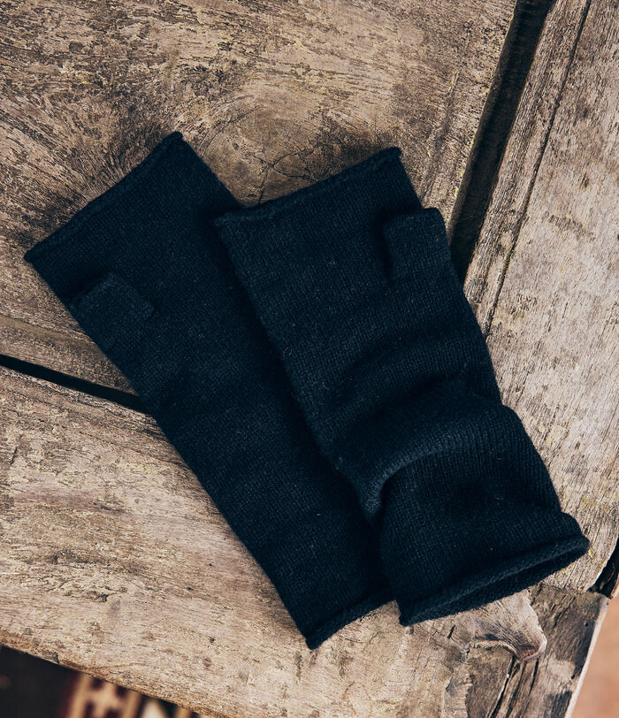 Scott black responsible-wool fingerless gloves