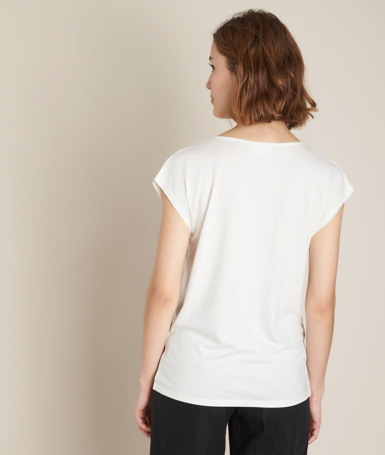 Remix greige t-shirt with decorative neckline fjord.