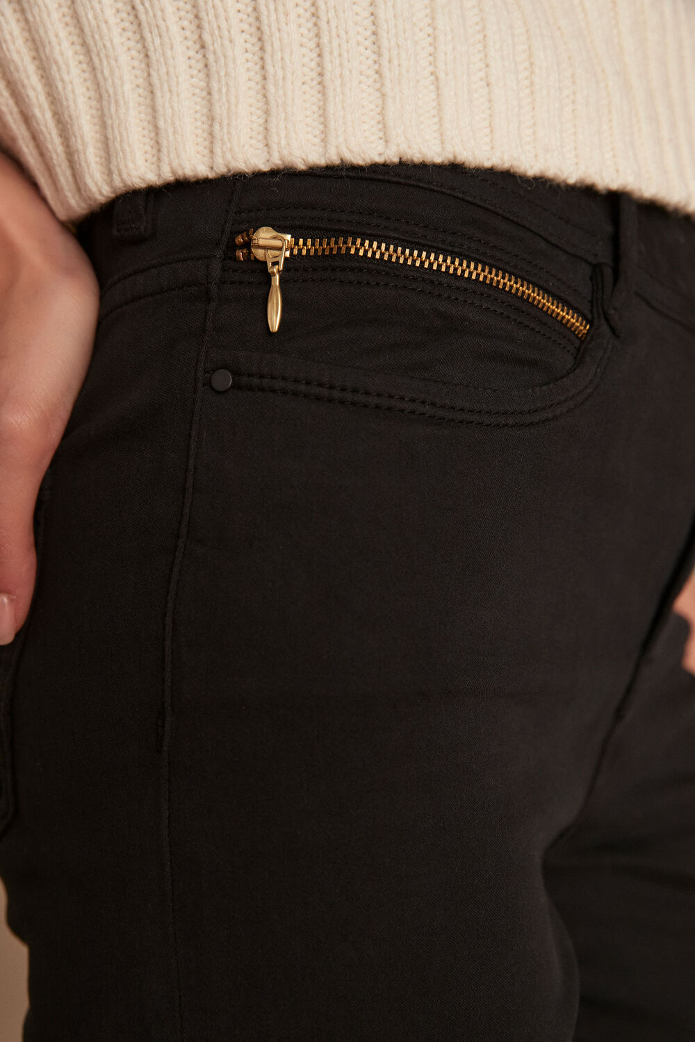 The iconic sultan trousers: black slim-fit cotton satin jeans black.