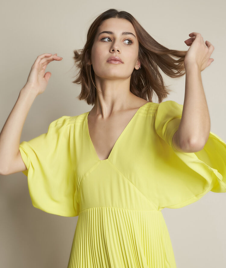 Hedwige yellow pleated dress lemon.
