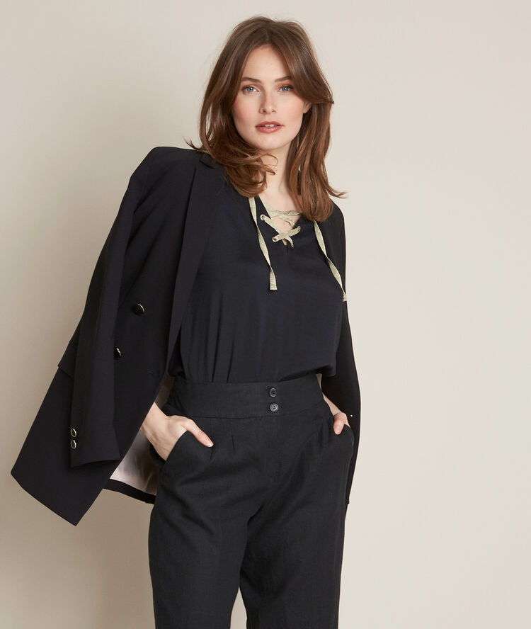 Reeme black t-shirt black.