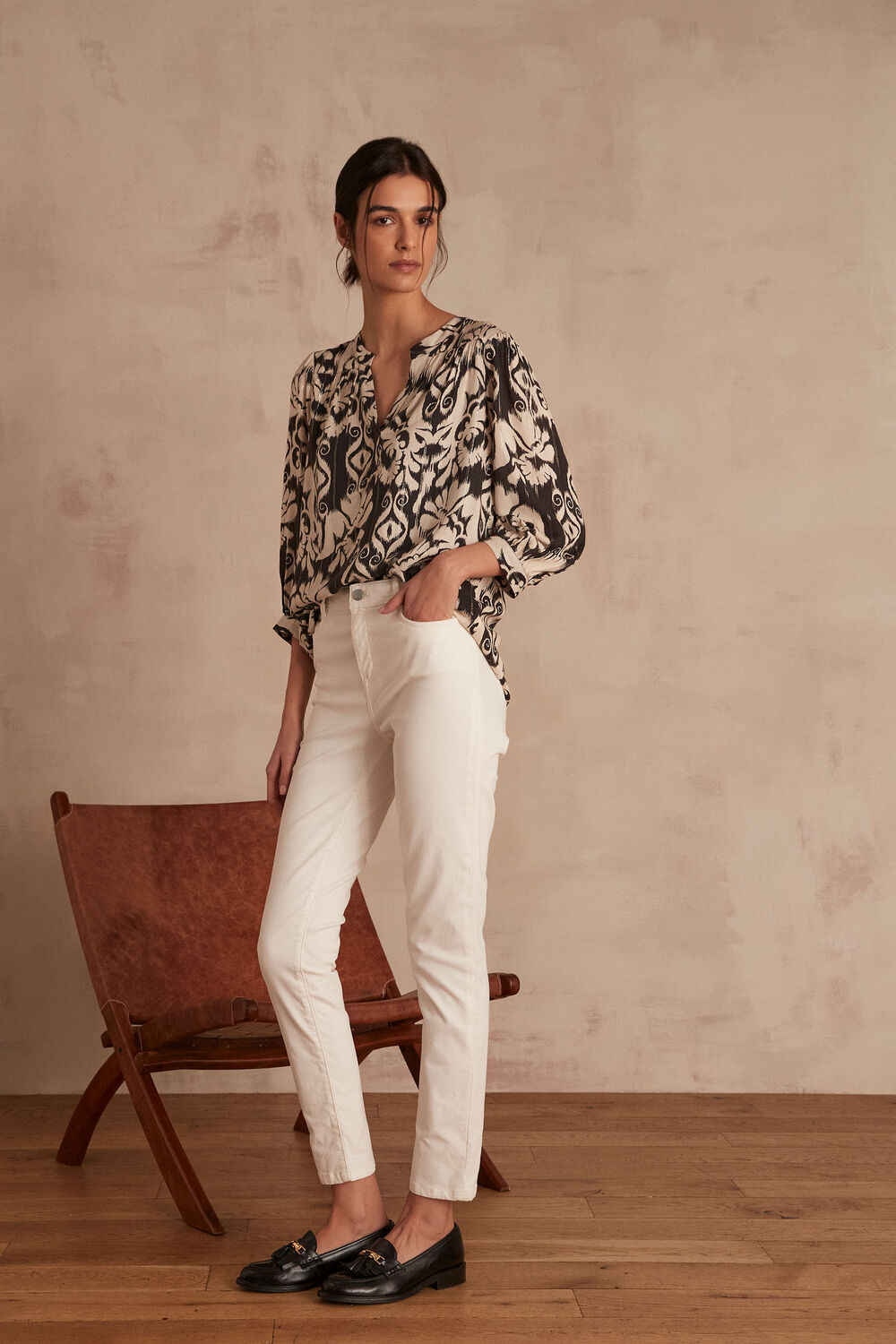 The iconic sultan ecru slim-fit cotton satin jeans ecru.