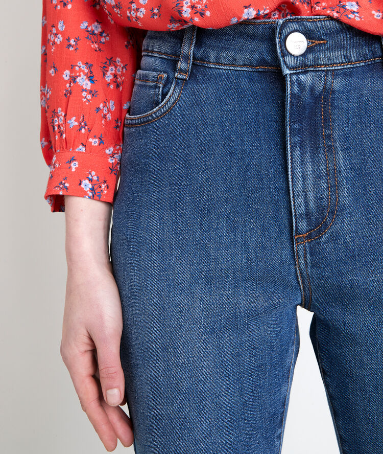 Patience raw cut jeans stone used.