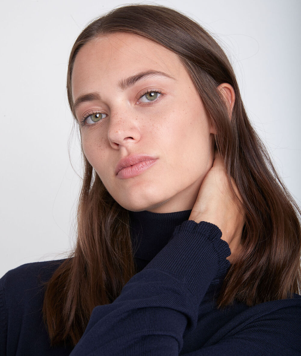 Rayda navy turtle-neck pullover marine.