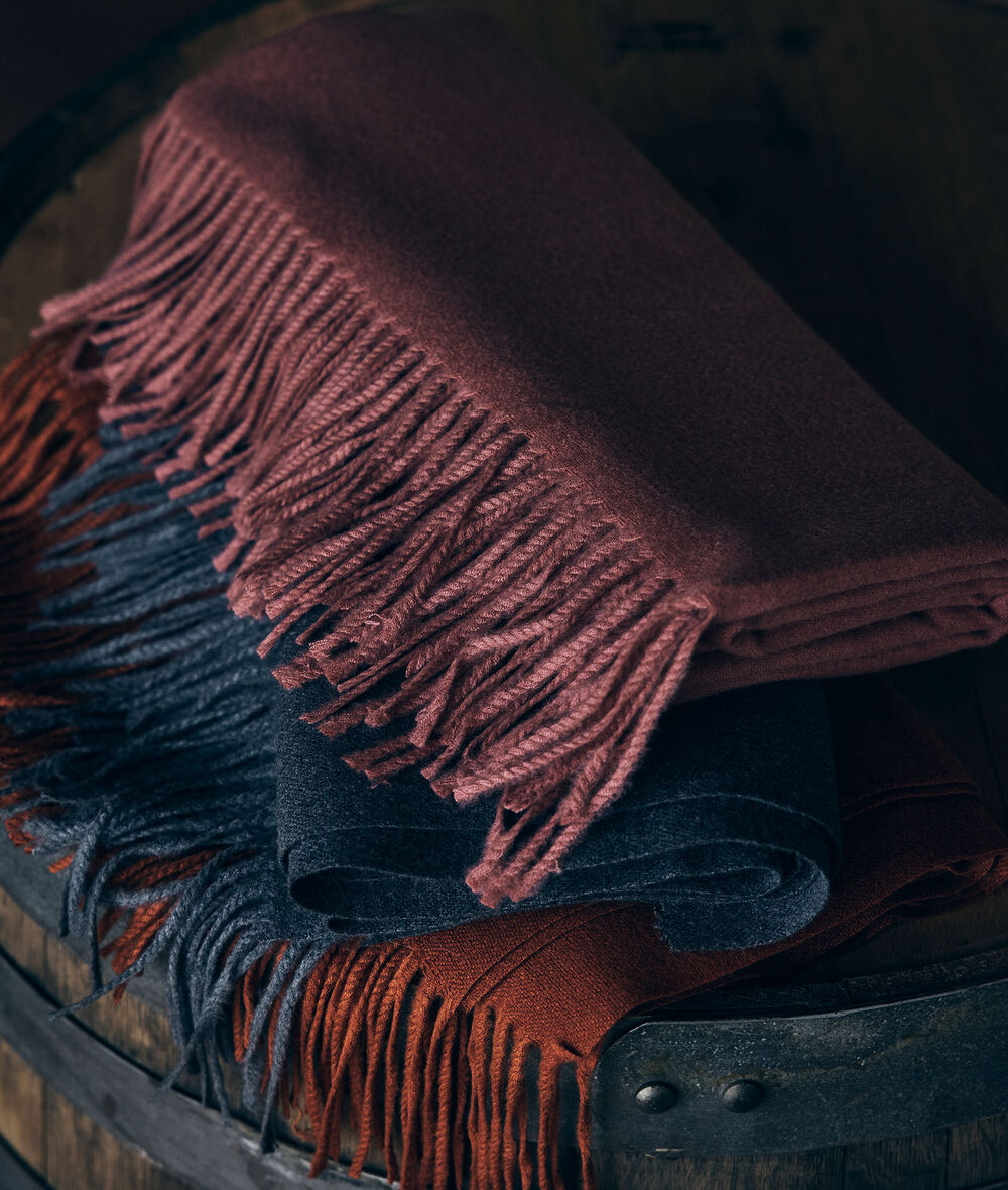 Runi fine and soft rosewood scarf PhotoZ | 1-2-3
