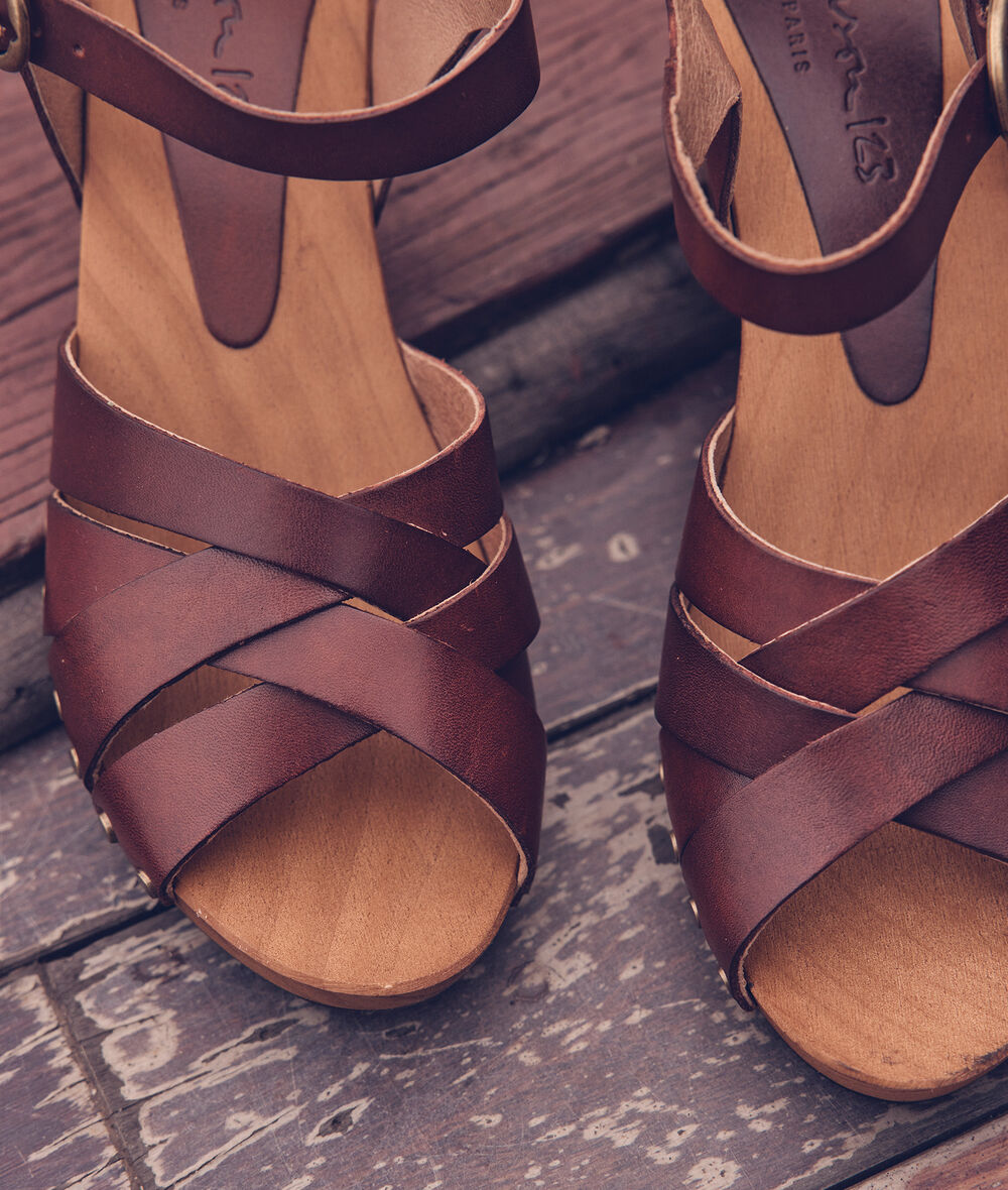 Valeria brown leather sandals with wooden heels PhotoZ | 1-2-3