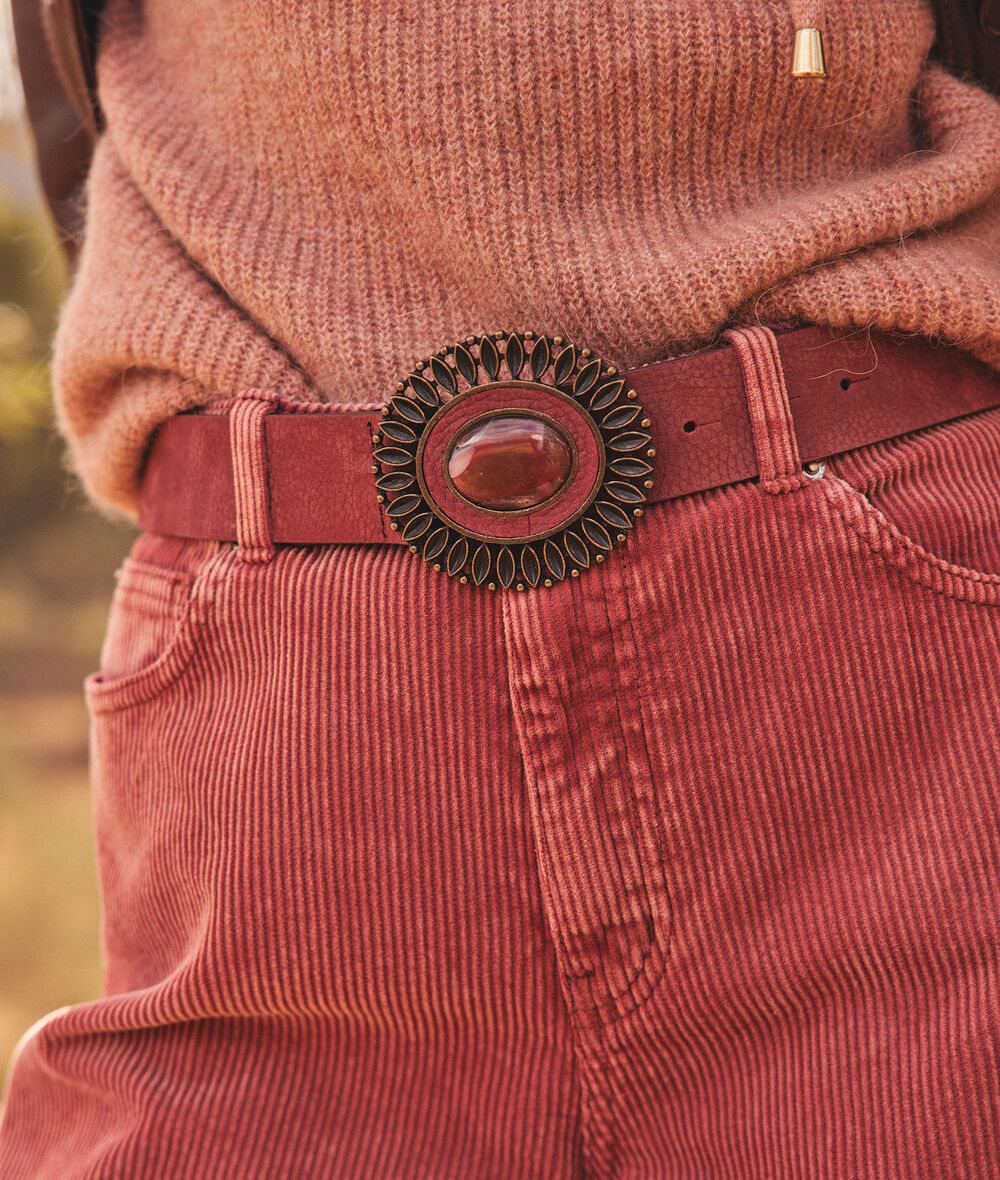 Pink leather belt with a jewel-studded buckle PhotoZ | 1-2-3