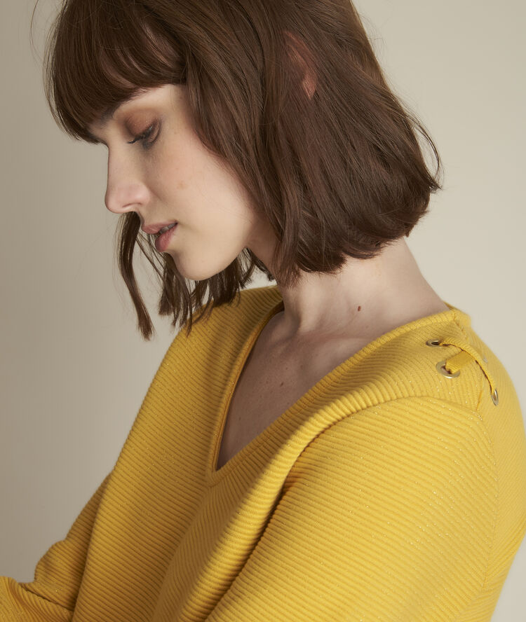 Regate shiny yellow top honey.