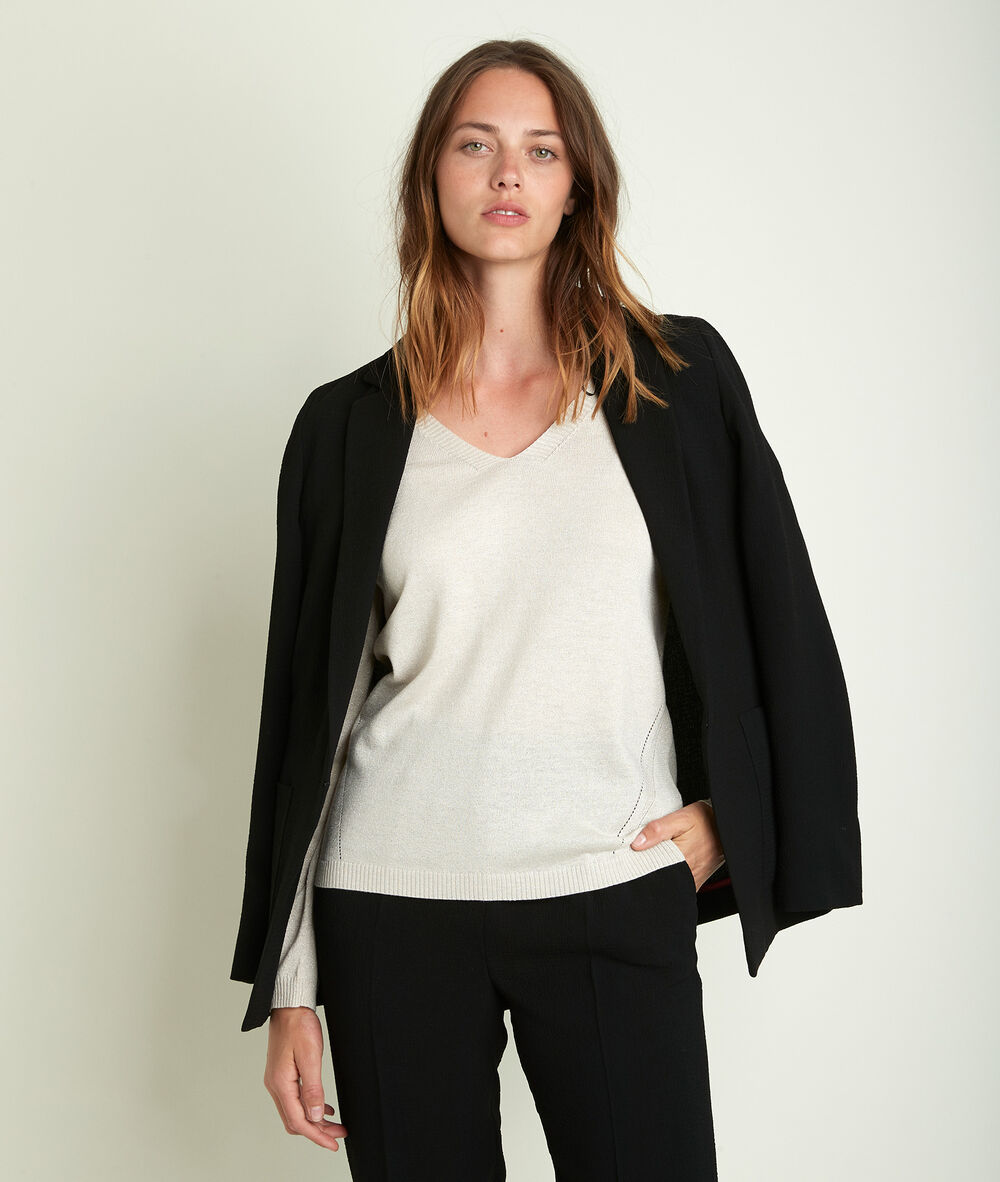 Ryo glossy thin pullover mastic.