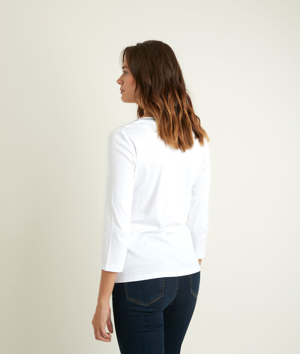 Calypso white t-shirt with decorative neckline white.