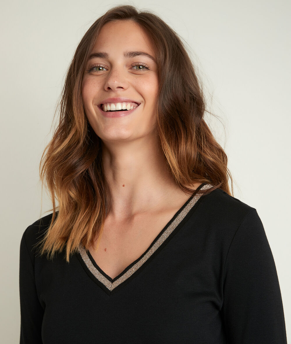 Calypso black t-shirt with decorative neckline black.