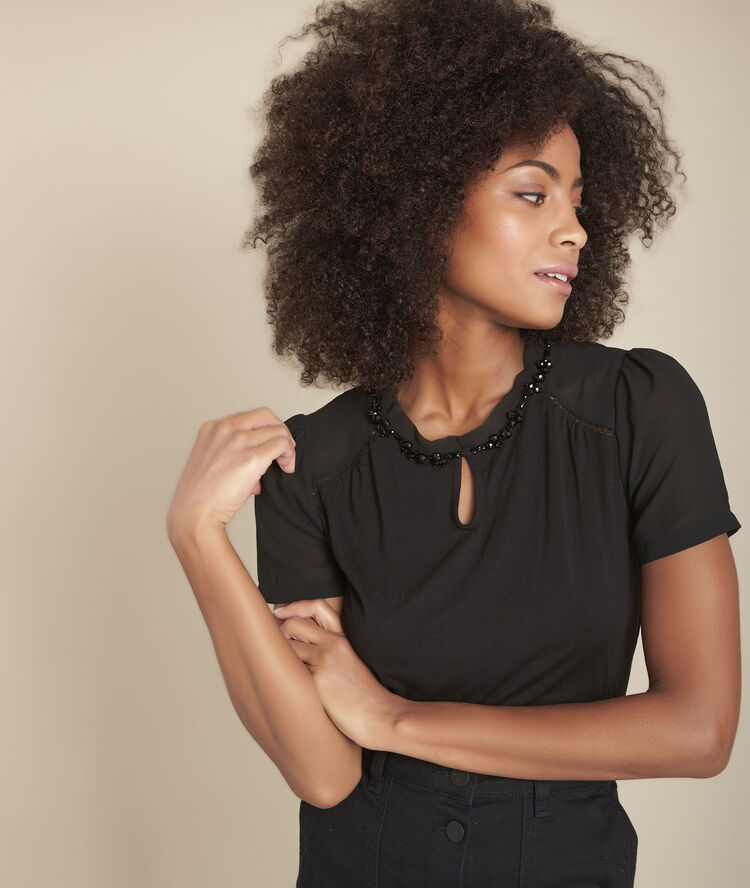 Cam&eacute;lia black top with fancy neckline black.