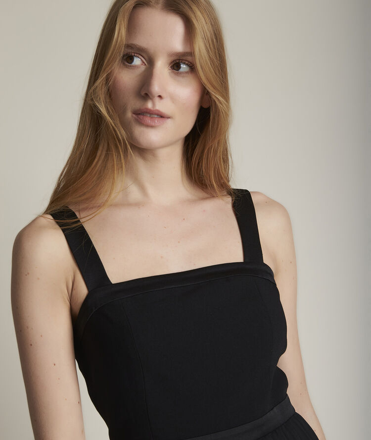 Orelie flouncy dress black.