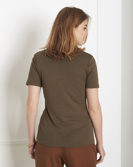 Basic khaki t-shirt with eyelet neckline kaki.