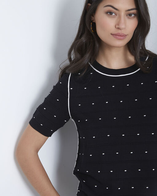Arles black relief knit pullover black.