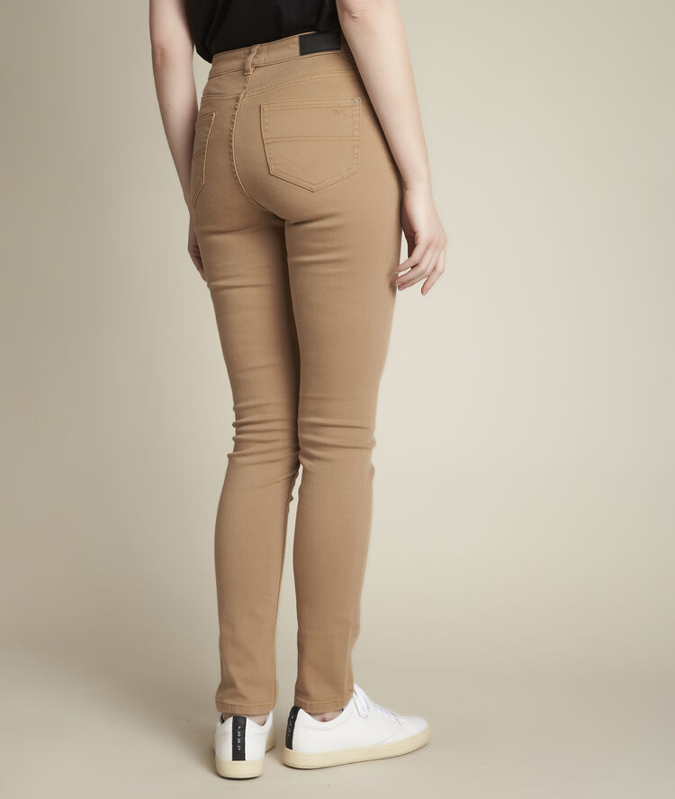 Suzy, the iconic havana slim jeans havana brown.