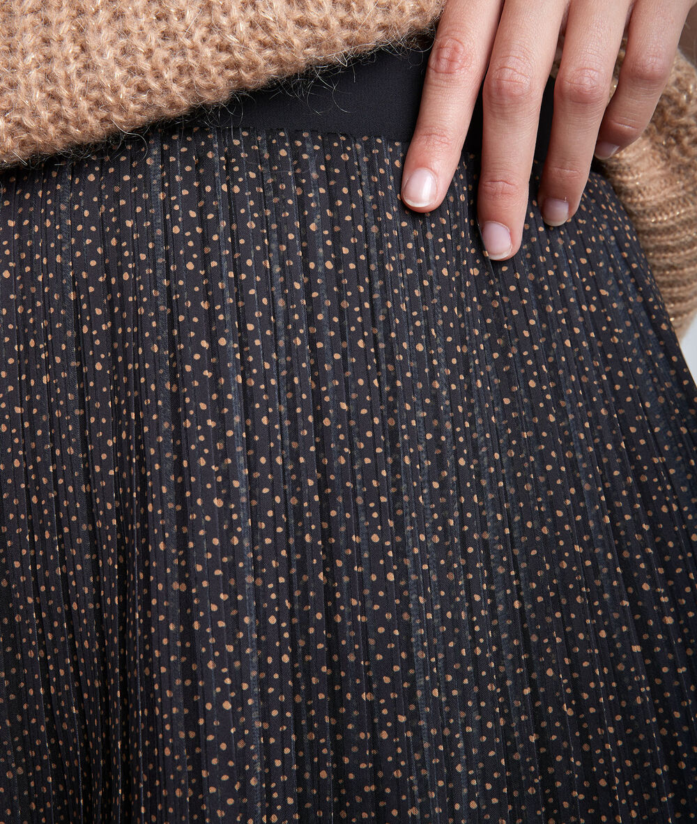 Bulle pleated maxi skirt black.