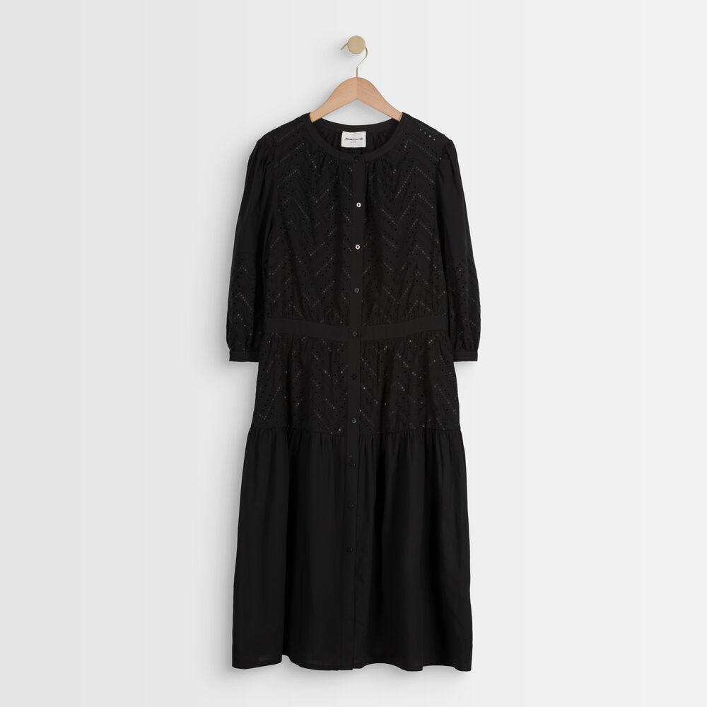 Latifa embroidered black dress noir.