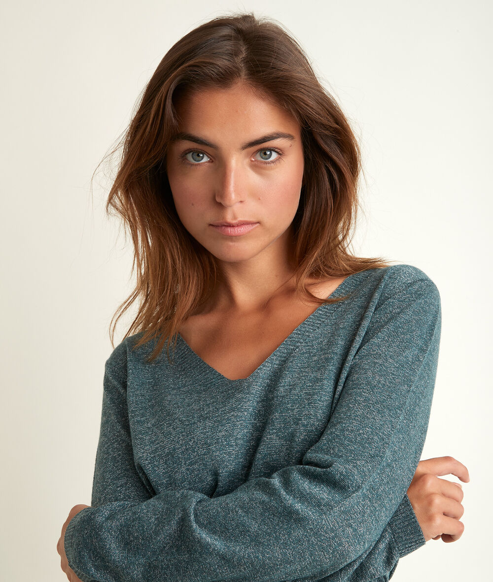 Ryo sparkly, lightweight pullover lichen.