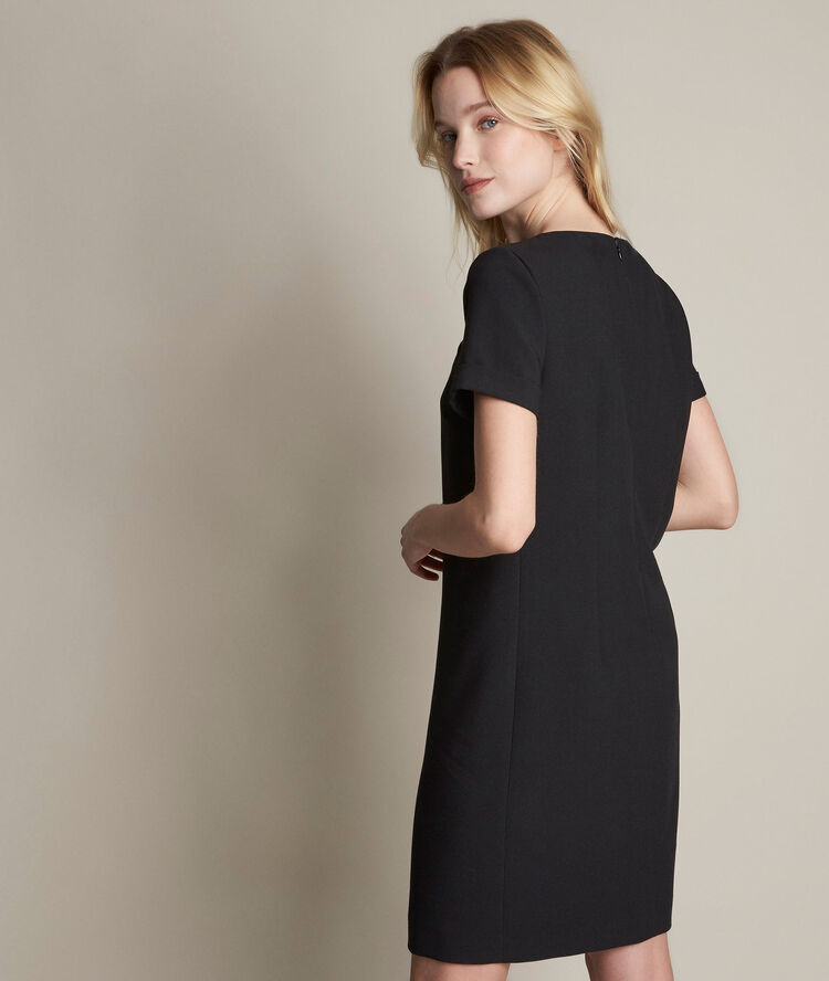 Cassie shift dress black.
