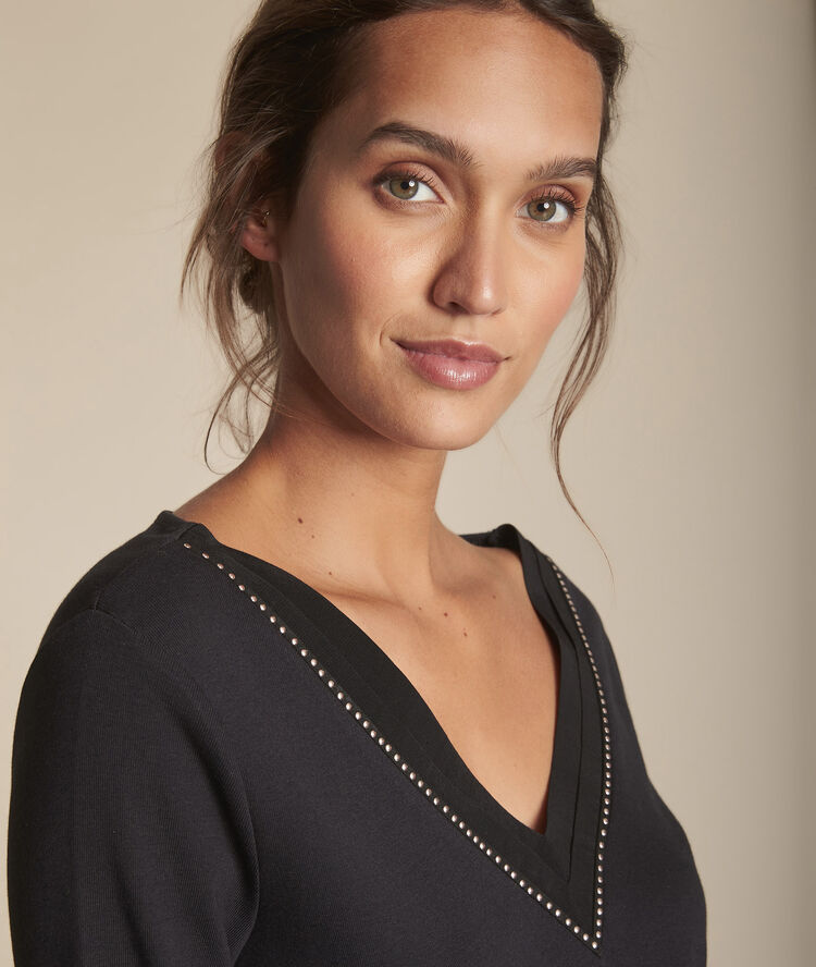 Carla black v-neck t-shirt with mini studs black.