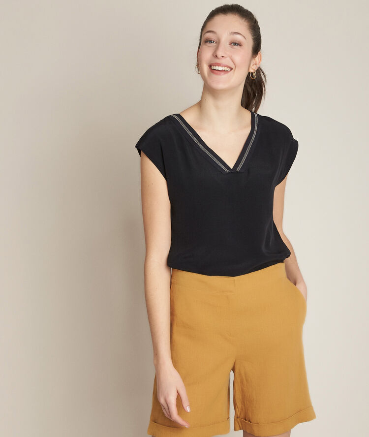 Remix black t-shirt with decorative neckline black.