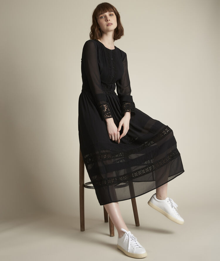 Charlotte long lace dress black.