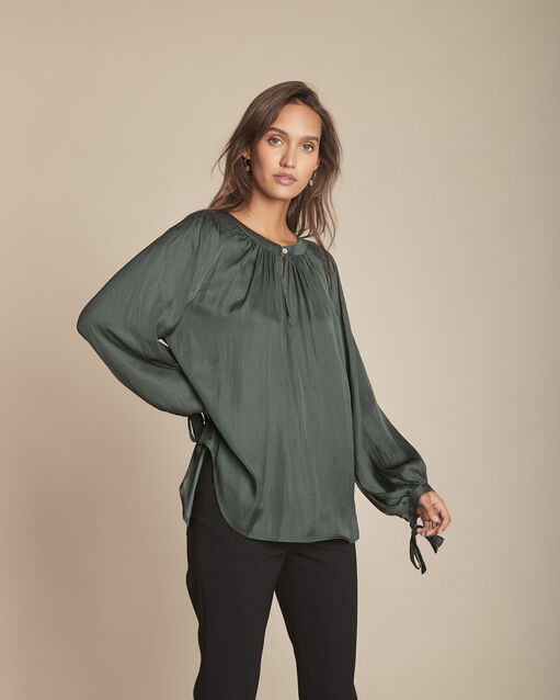 Mamantha dark green fluid blouse with saddle-stitched collar dark green.
