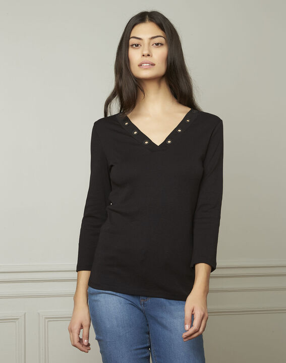 Basic black T-shirt with V-neck eyelet neckline | 1-2-3 Basic black T-shirt with V-neck eyelet neckline PhotoZ | 1-2-3