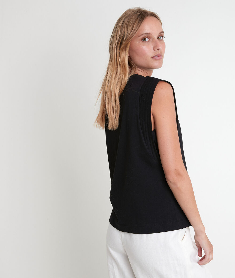 Izmir black organic cotton top with shoulder pads noir.