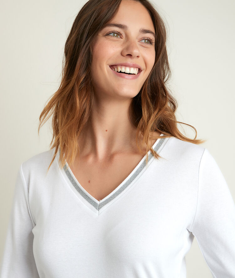 Calypso white t-shirt with decorative neckline white.