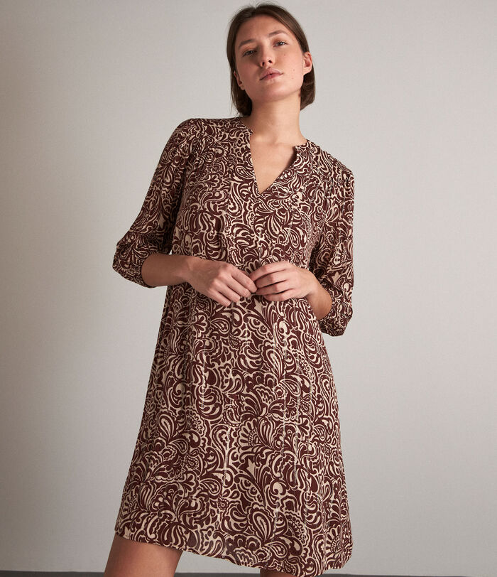 Gemma short dress with a burgundy and ecru print PhotoZ | 1-2-3