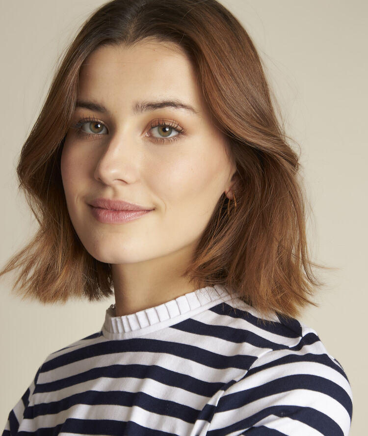 Rainbow striped t-shirt with stand-up collar ink.