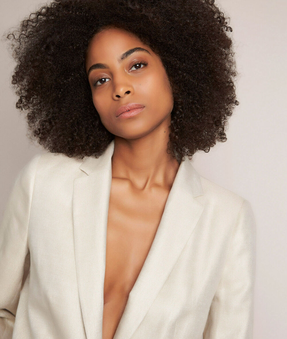 Lucile shiny linen jacket creme.